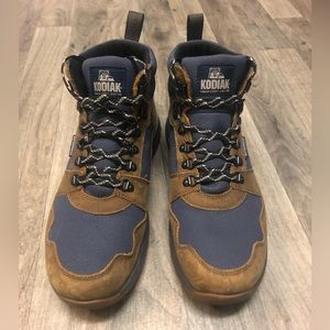 Kodiak Men's Mid-Cut Skogan Waterproof Hiking Boot Size 10.5 Gold/Blue
